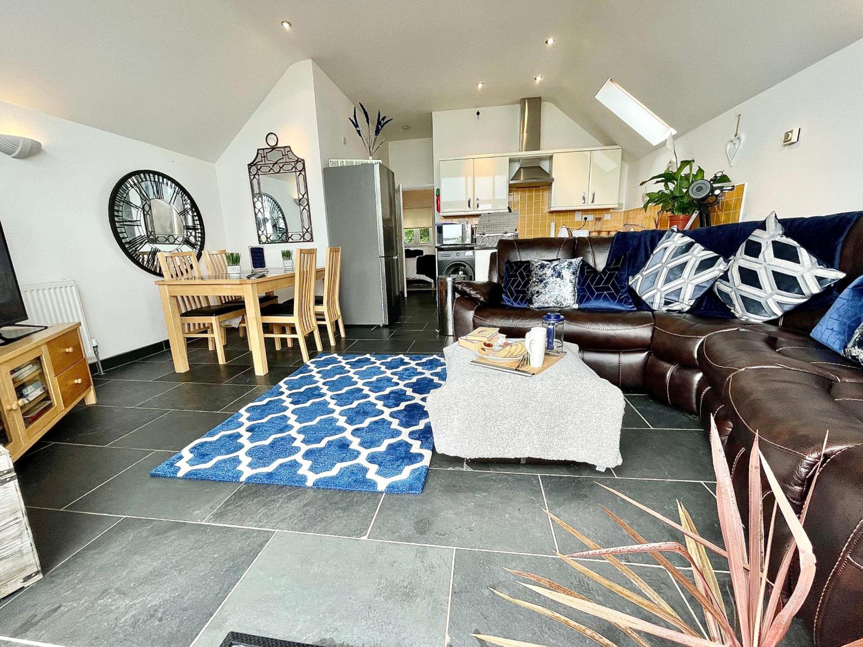 The Mermaids Watch Pendine DOG FRIENDLY with Cymru Holidays view 5