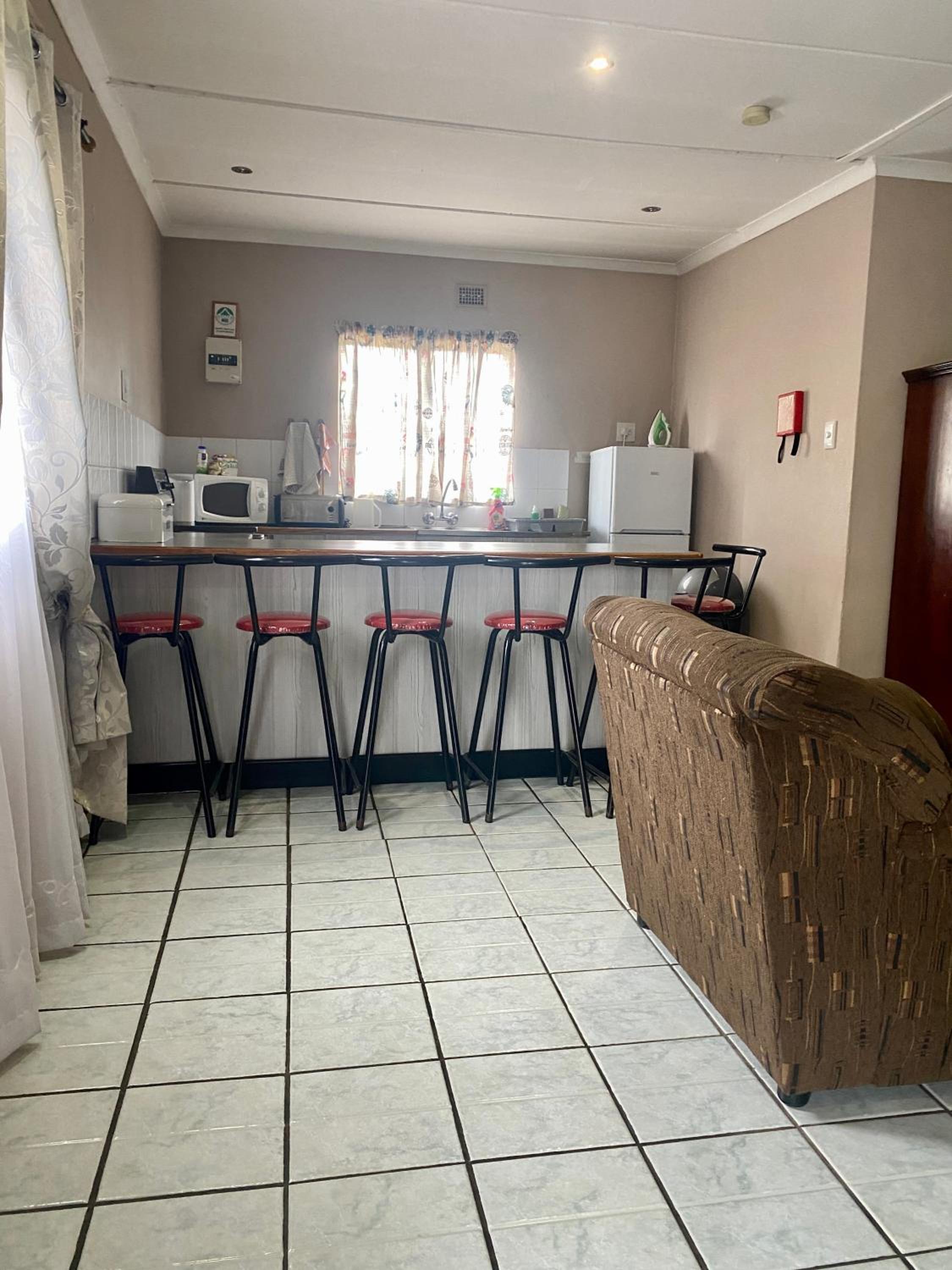 Acquila Guest House