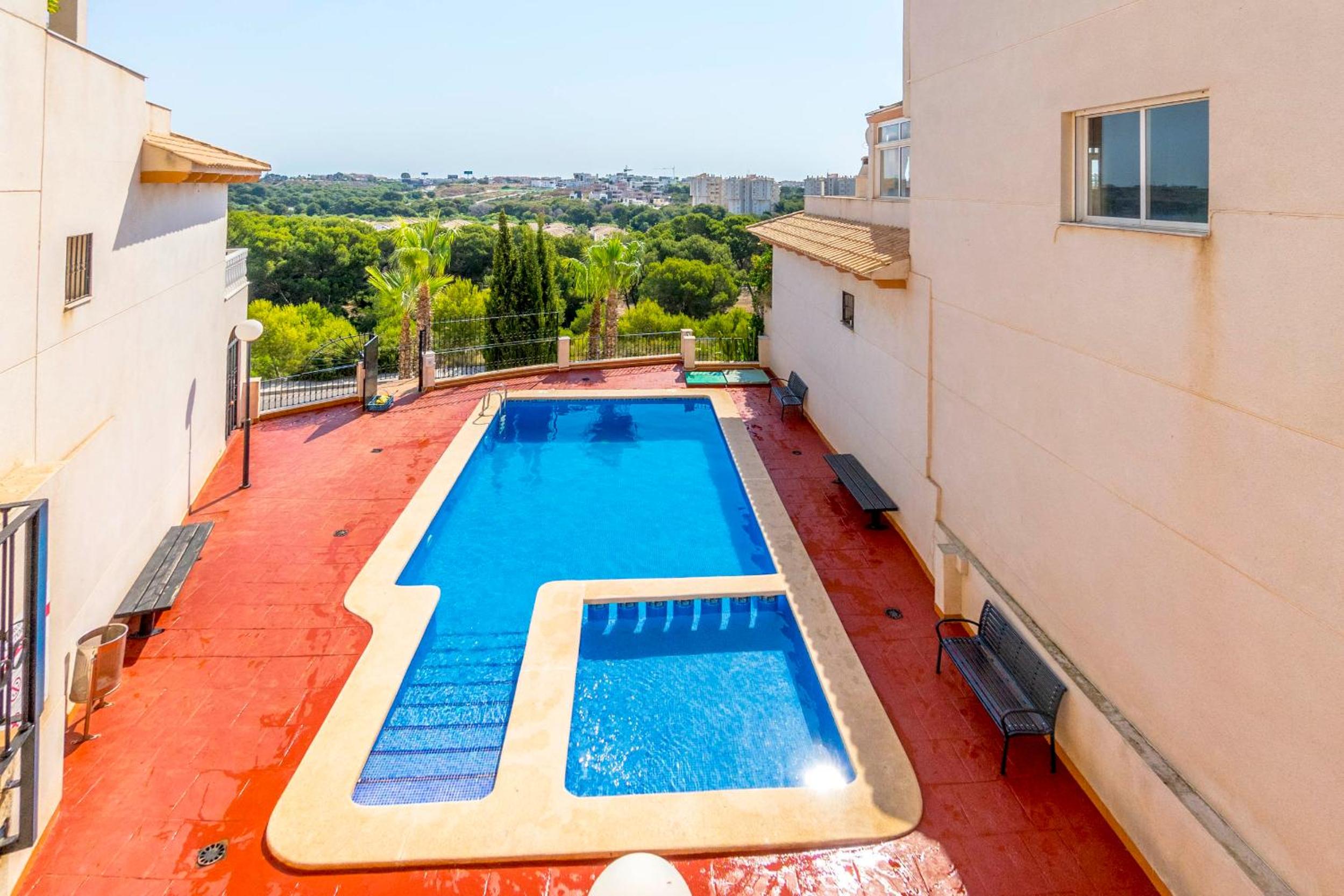 CB Living- Spacious sea view duplex with private jacuzzi view 3