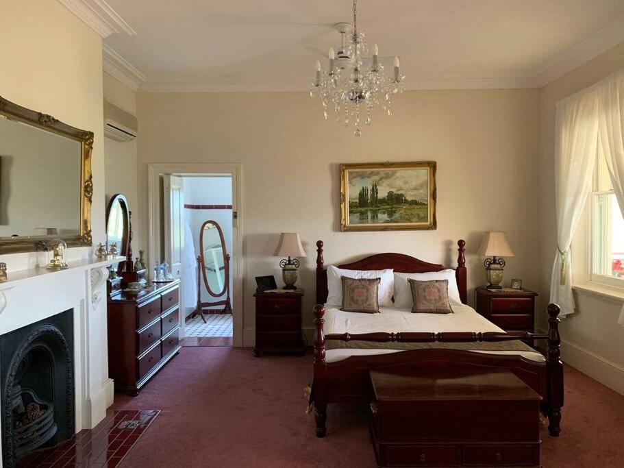 Leconfield House