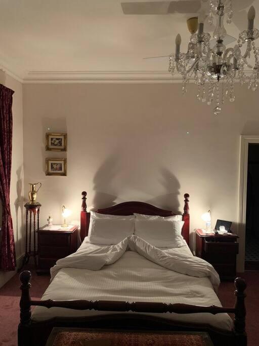 Leconfield House