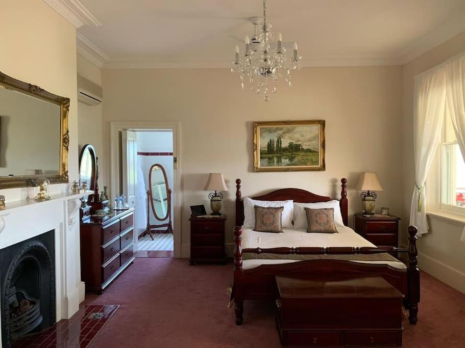 Leconfield House