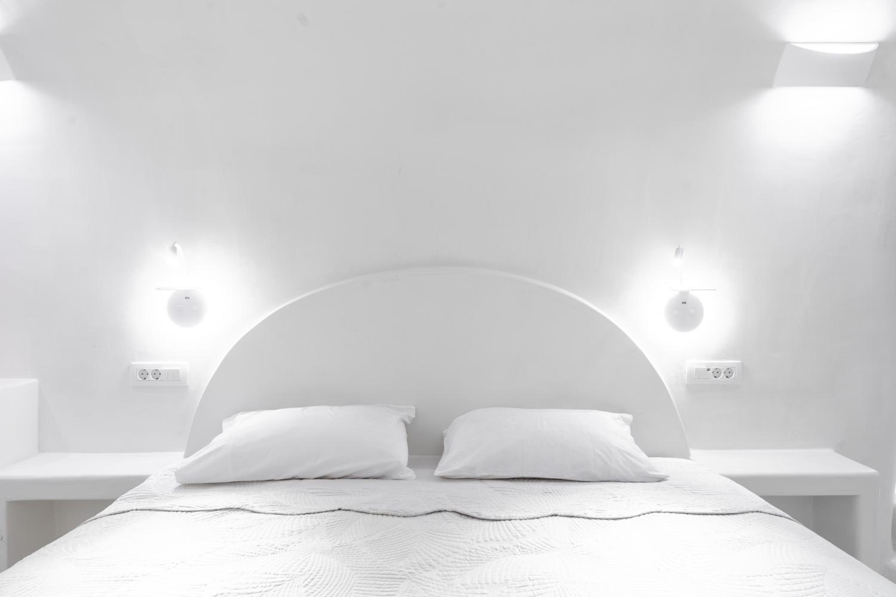 Sun Naam Home Santorini with heated jacuzzi photo 3