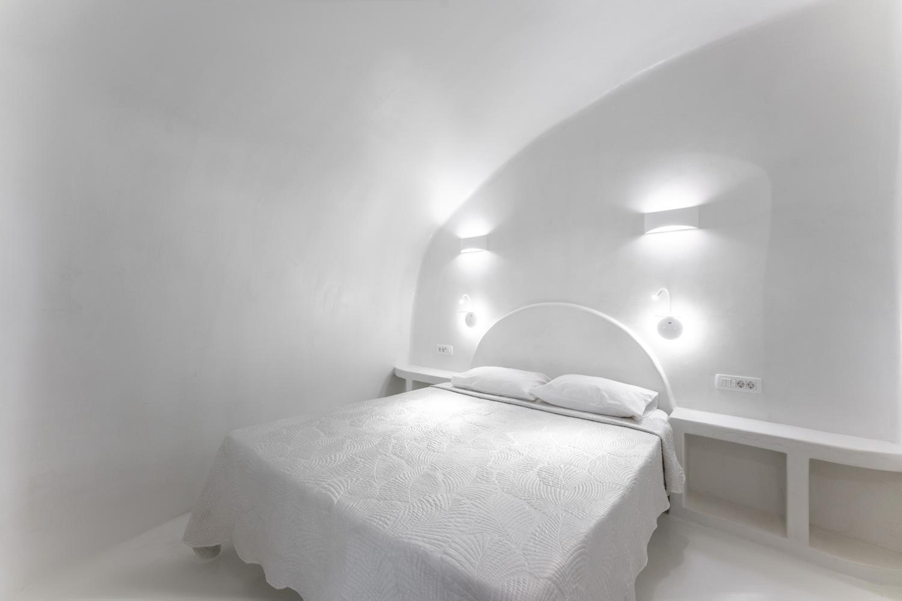 Sun Naam Home Santorini with heated jacuzzi photo 2