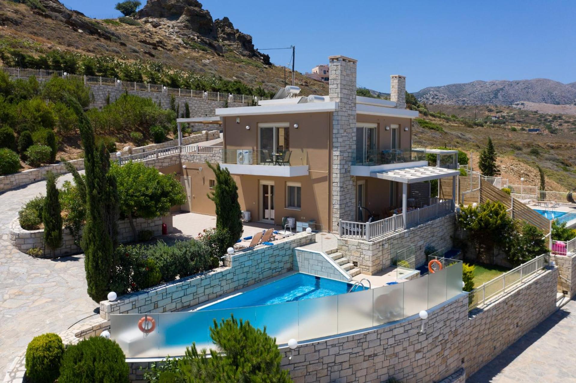 Hotel Villa Deana by Villa Plus - Image 1