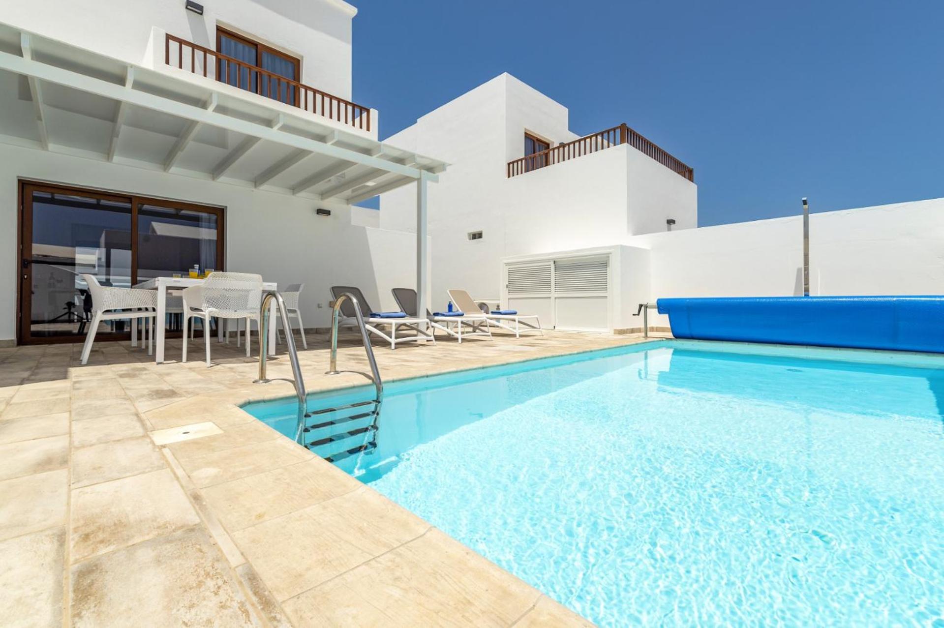 Villa Acomari by Villa Plus