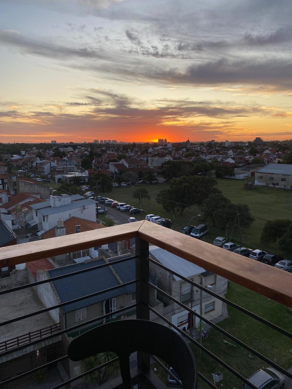Semipiso Casaverde,con doble vista al mar, frente a la playa!con cochera y balcón terraza