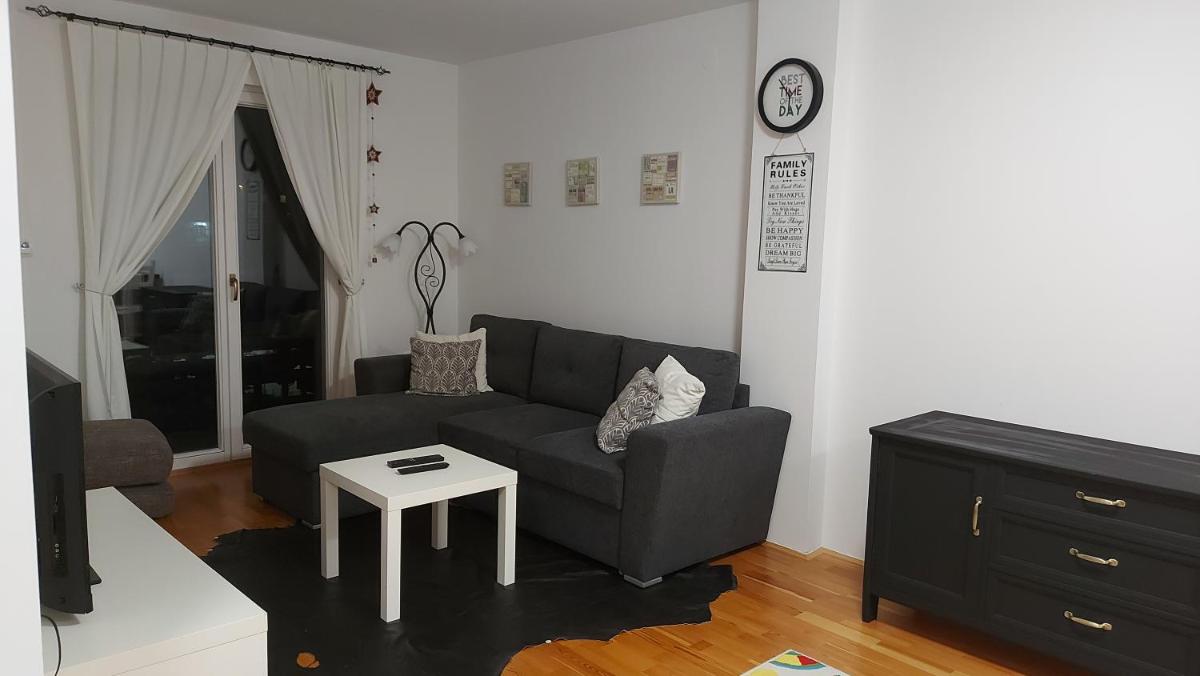 Idealna kuća za odmor, Pale