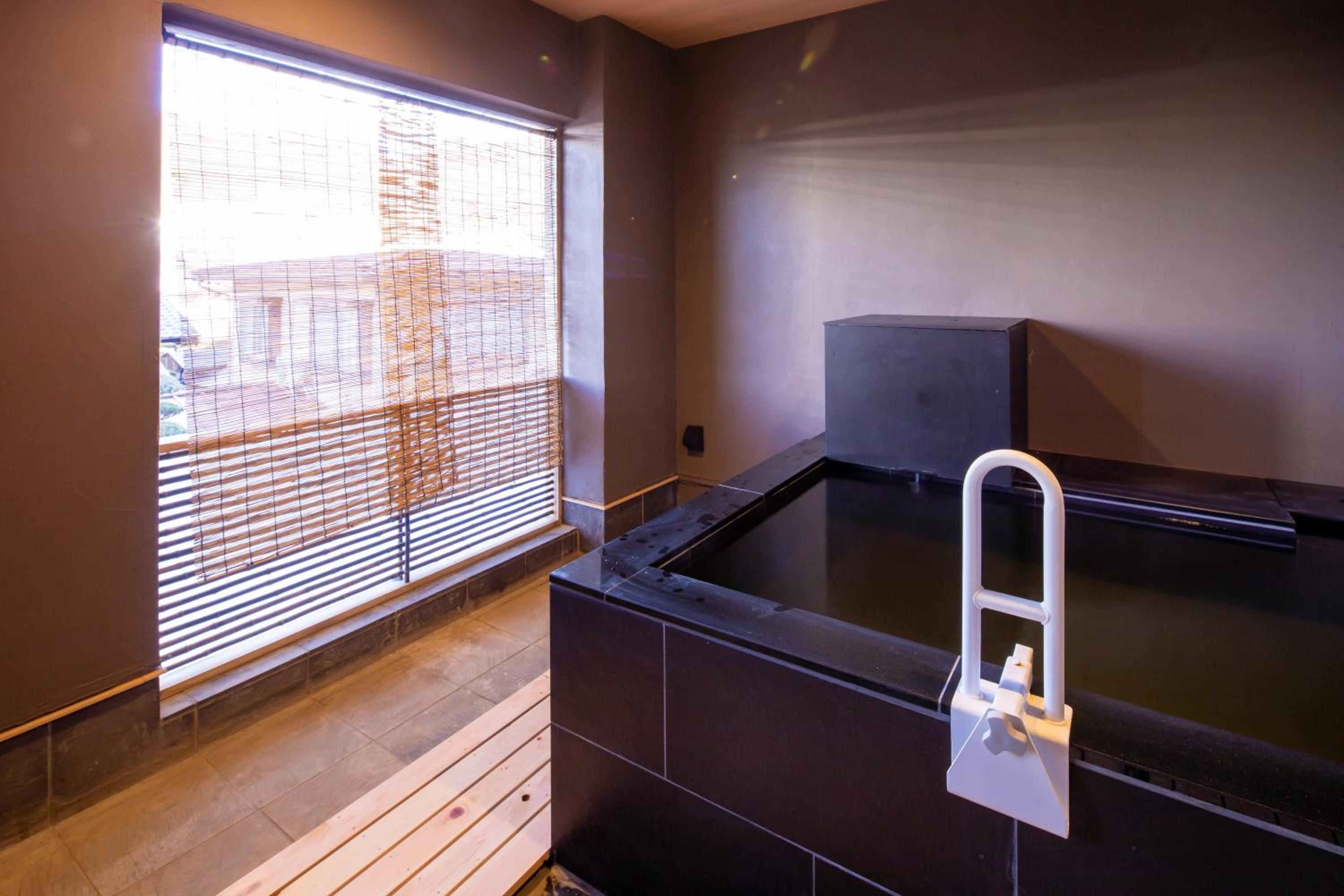 Kamisuwa Onsen Shinyu