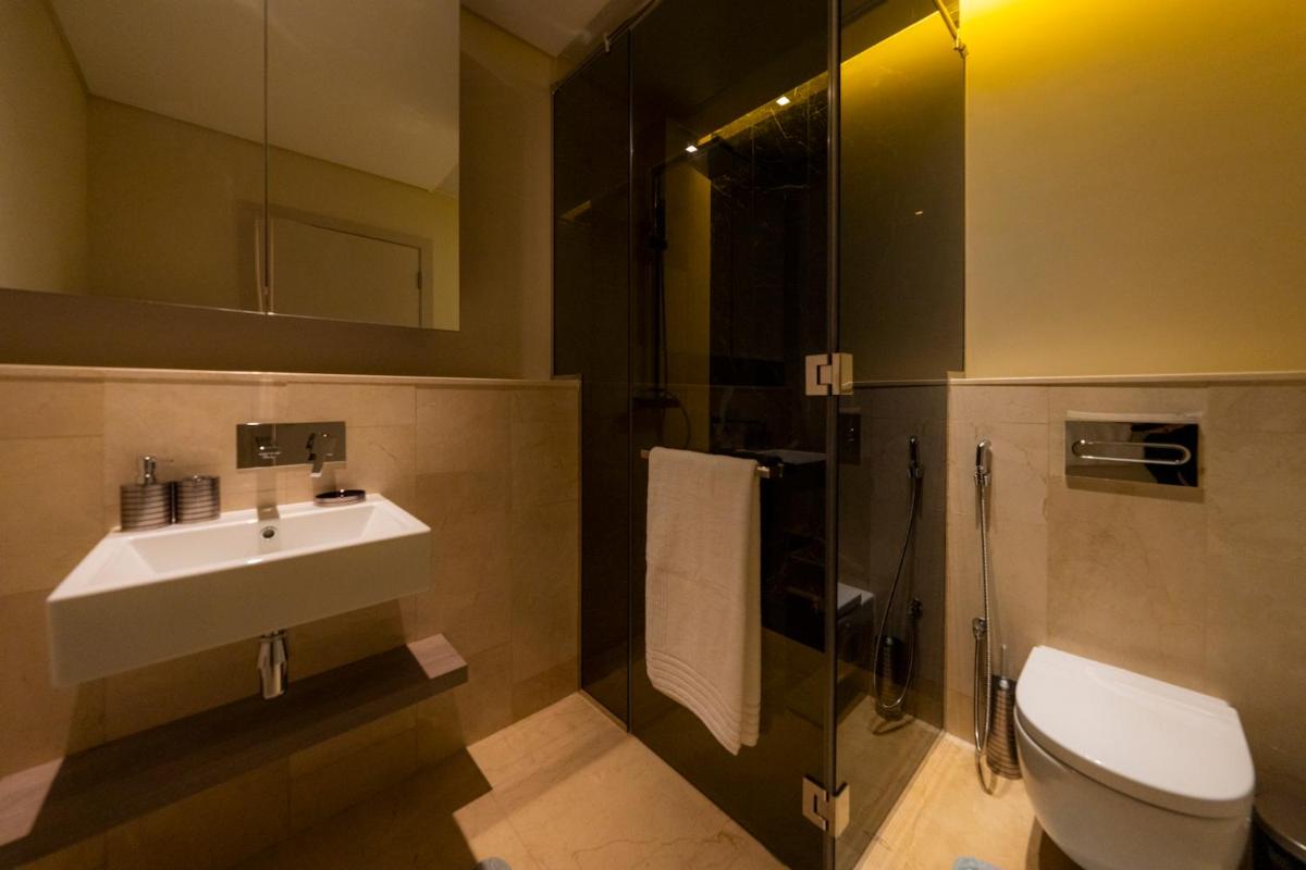 Spacious beachfront 2 bedroom apartment - The 8