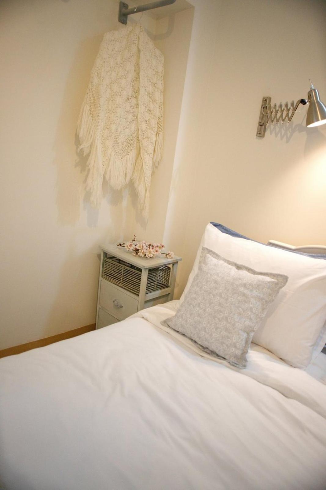 Aroura Homes Garden House 2BR 2BA Free Parking