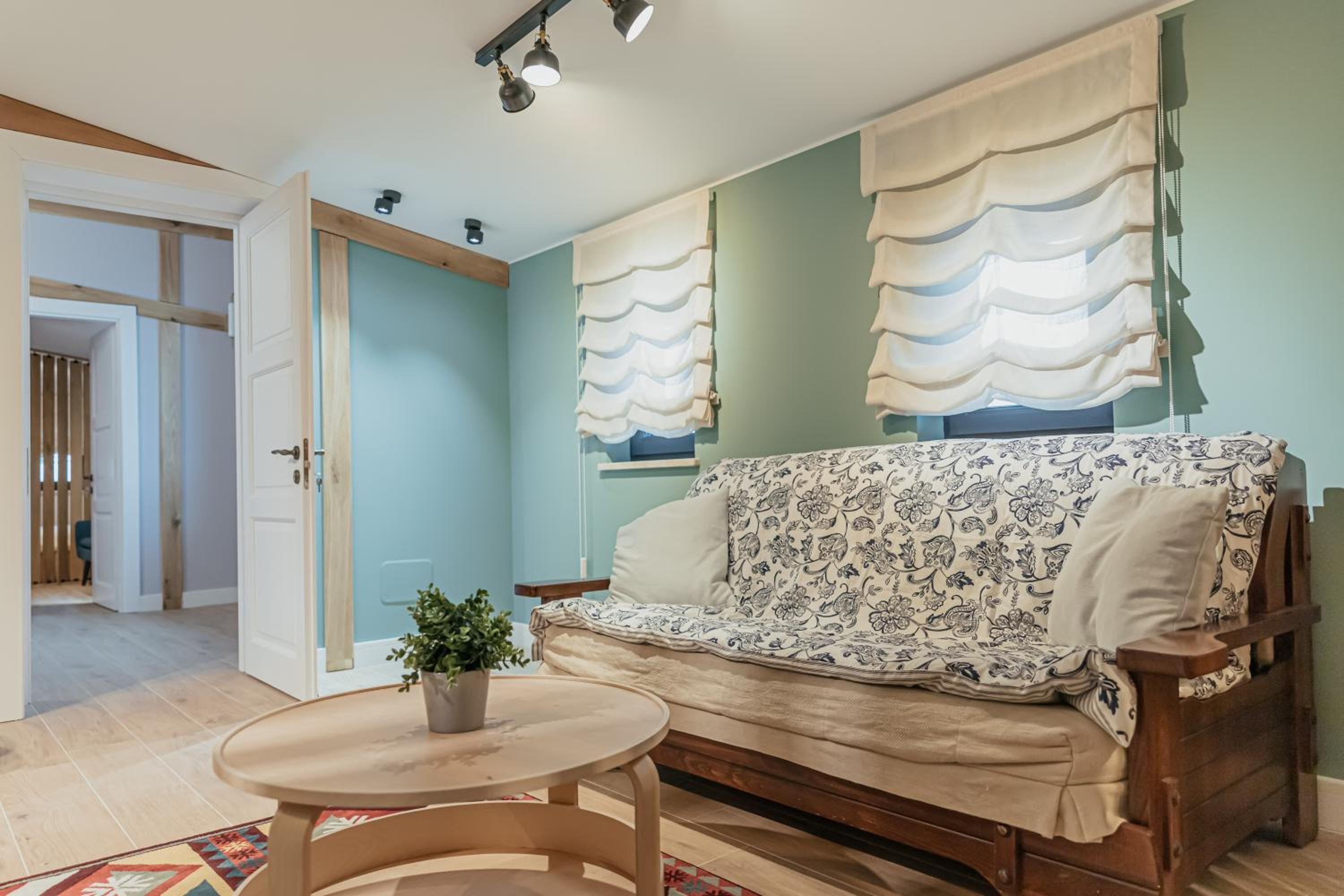 Academy Home, photo 10