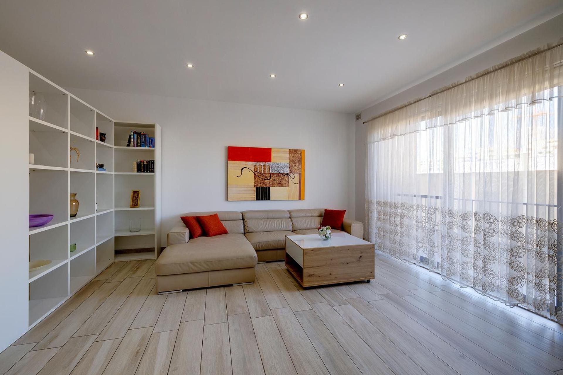 Stylish 3 Bedroom Holiday Apartment in St Julians photo 2