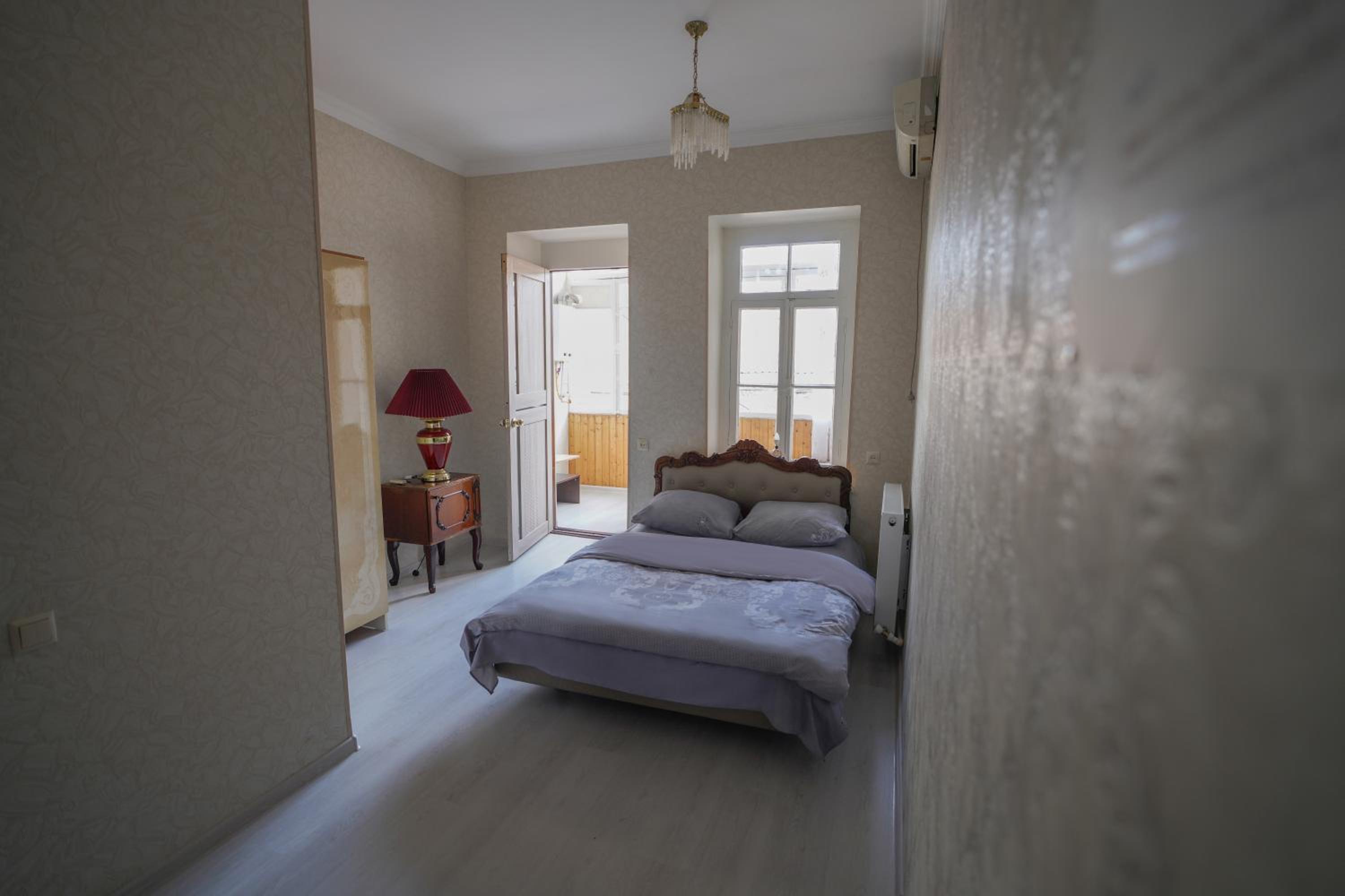 Leon Rooms view 5