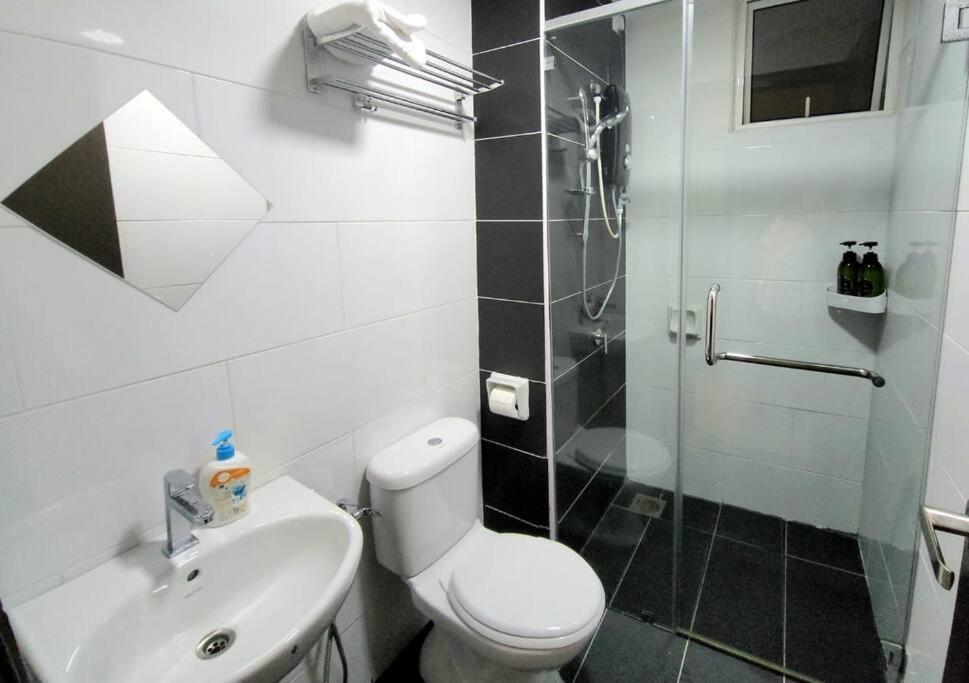 IPOH CITY CENTRE Majestic10 Homestay Pool View 3 mins Walking to Famous Food Places & 15mins to Old Town Ipoh by Happy Homestay photo 7