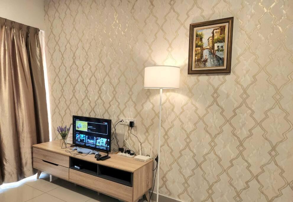 IPOH CITY CENTRE Majestic10 Homestay Pool View 3 mins Walking to Famous Food Places & 15mins to Old Town Ipoh by Happy Homestay photo 2
