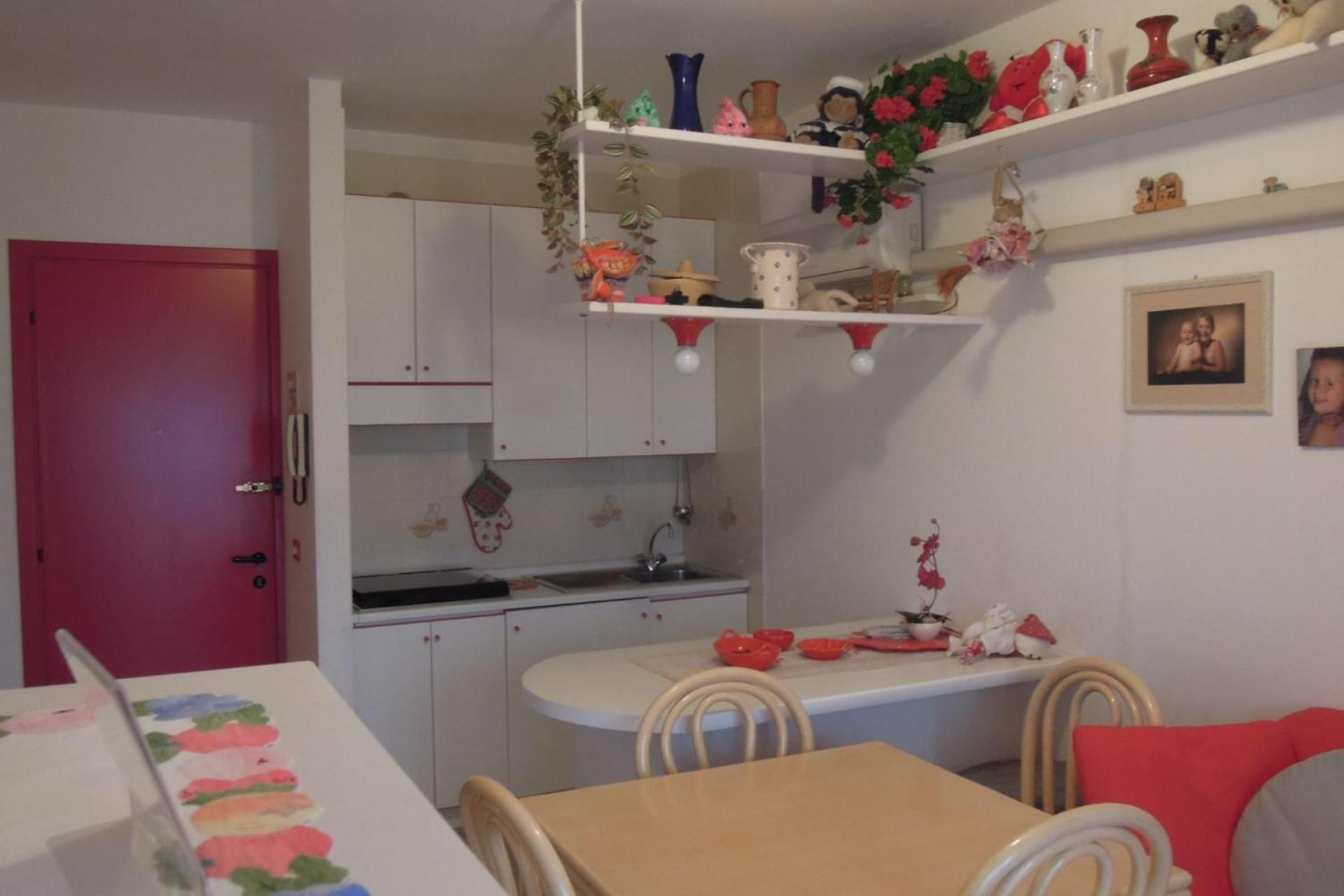 Modern flat for 6 guests with swimming pool view 4