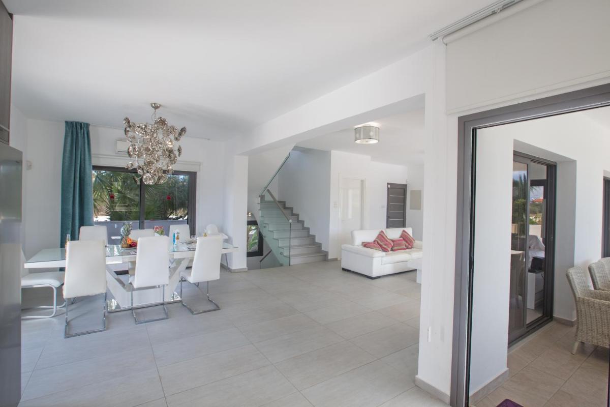 Protaras Holiday Villa De2
