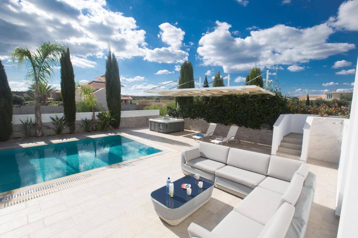 Protaras Holiday Villa De2