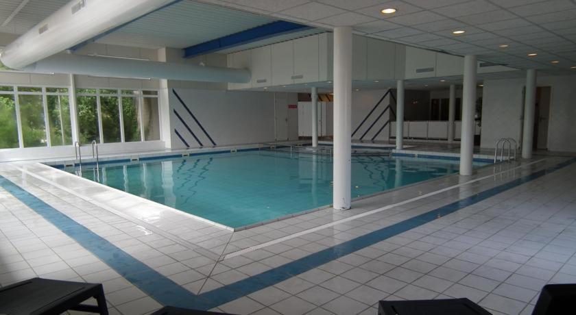 Ster-Appartement ""APHRODITE"" , met eigen KEUKEN, ZONNIG TERRAS, VERWARMD ZWEMBAD, nabij DORP, DUINEN en STRAND view 2