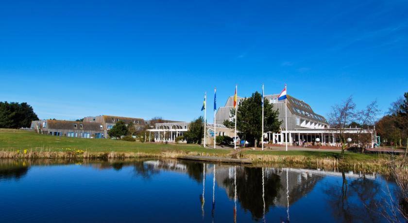 Ster-Appartement ""ZEEDUIN"", met eigen KEUKEN, ZONNIG TERRAS, VERWARMD ZWEMBAD, nabij DORP, DUINEN en STRAND view 3