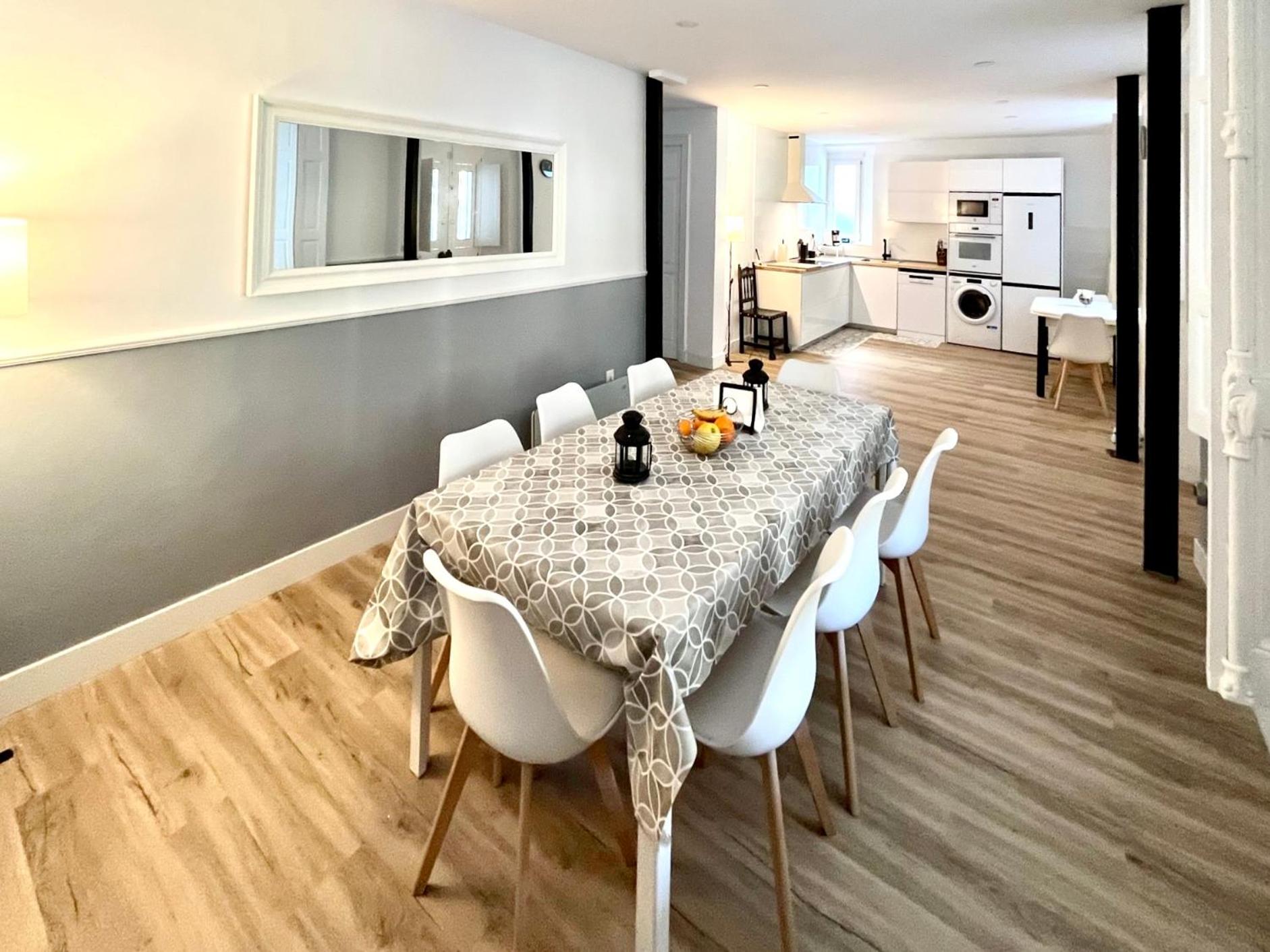 Casa Vizcaya, Casa rural para grupos de hasta 20 personas en Lanestosa, ideal para reuniones y celebraciones tranquilas