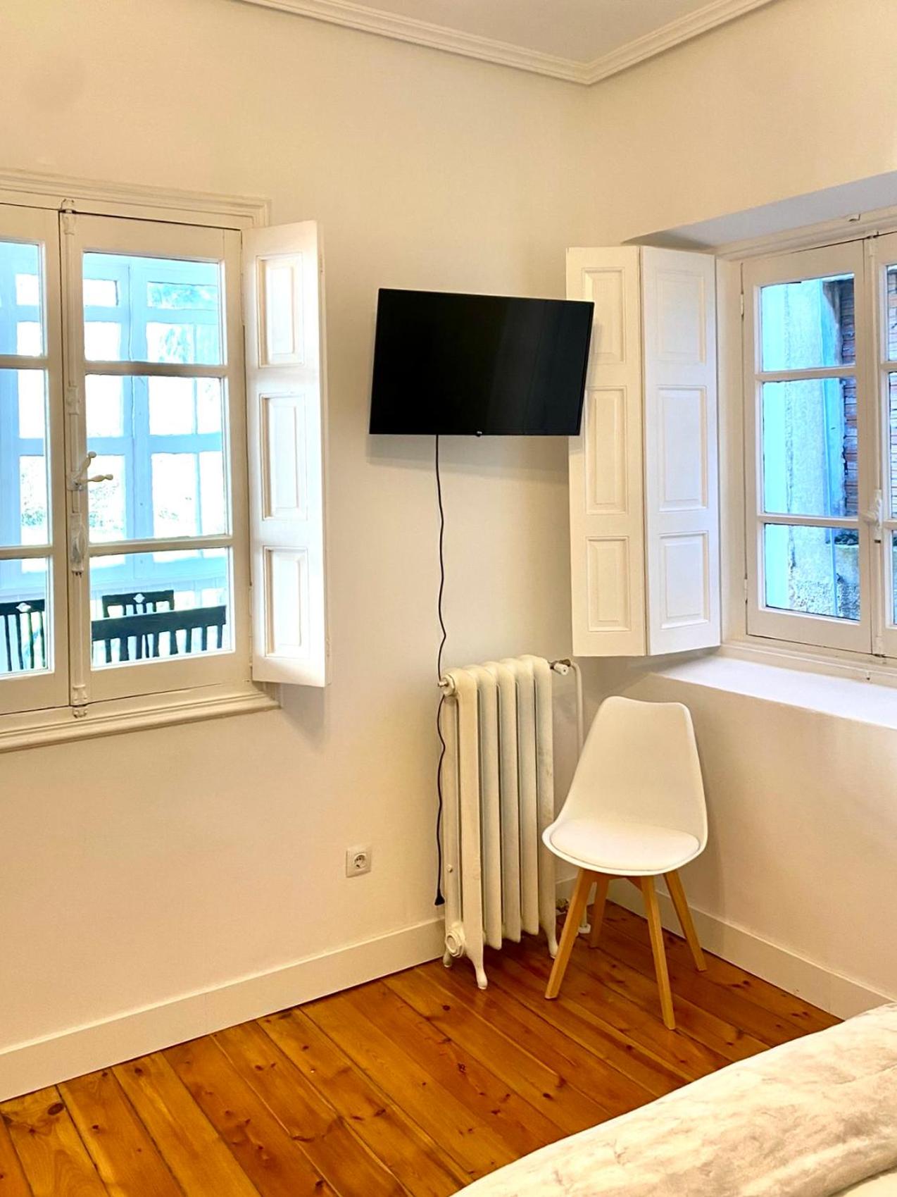 Casa Vizcaya, Casa rural para grupos de hasta 20 personas en Lanestosa, ideal para reuniones y celebraciones tranquilas