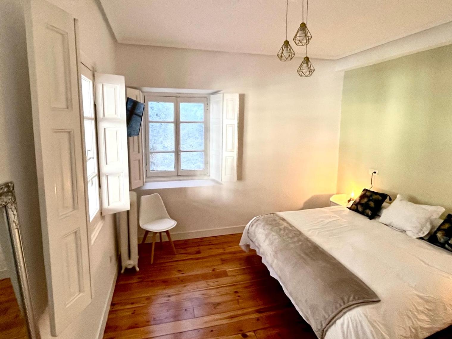 Casa Vizcaya, Casa rural para grupos de hasta 20 personas en Lanestosa, ideal para reuniones y celebraciones tranquilas