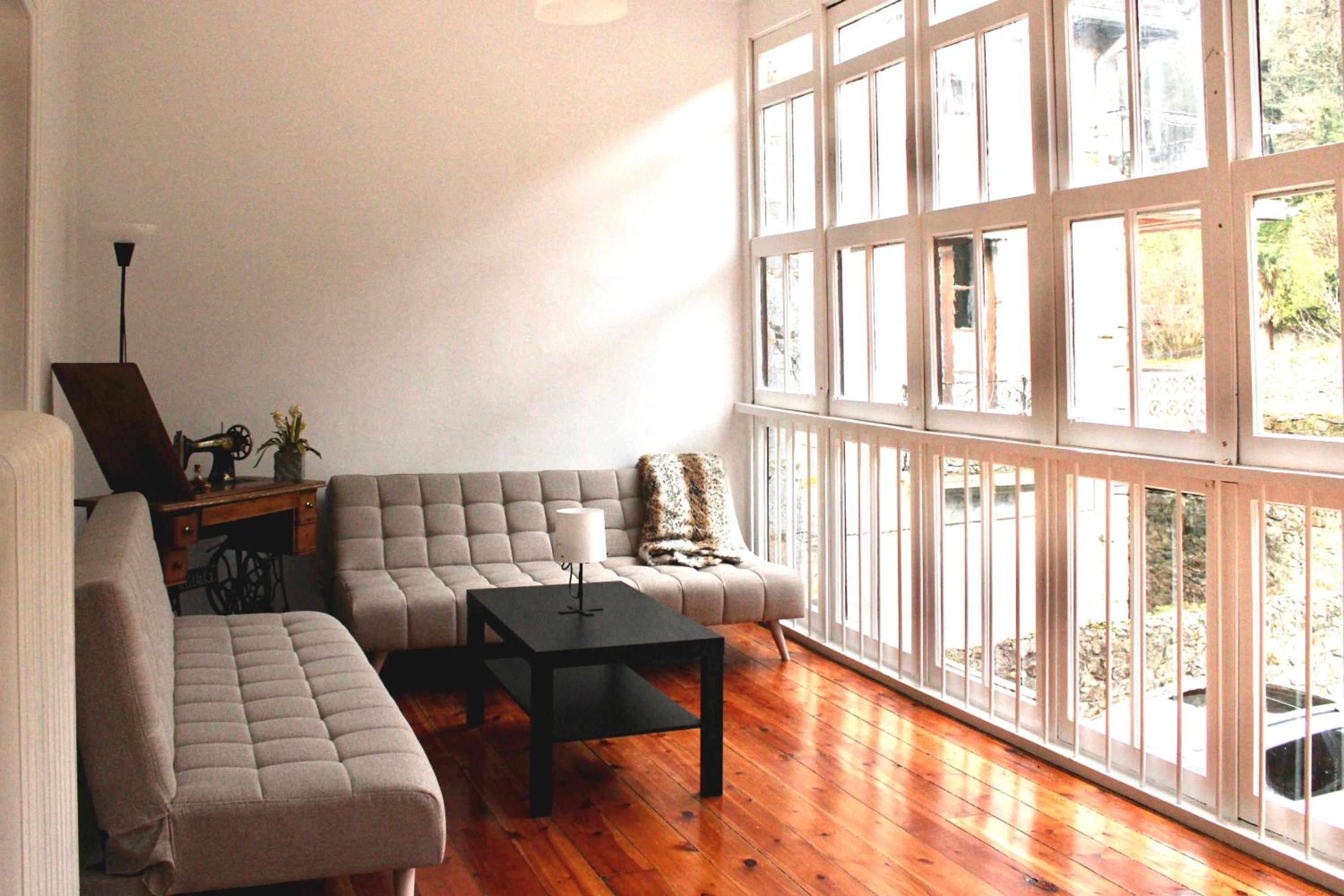 Casa Vizcaya, Casa rural para grupos de hasta 20 personas en Lanestosa, ideal para reuniones y celebraciones tranquilas