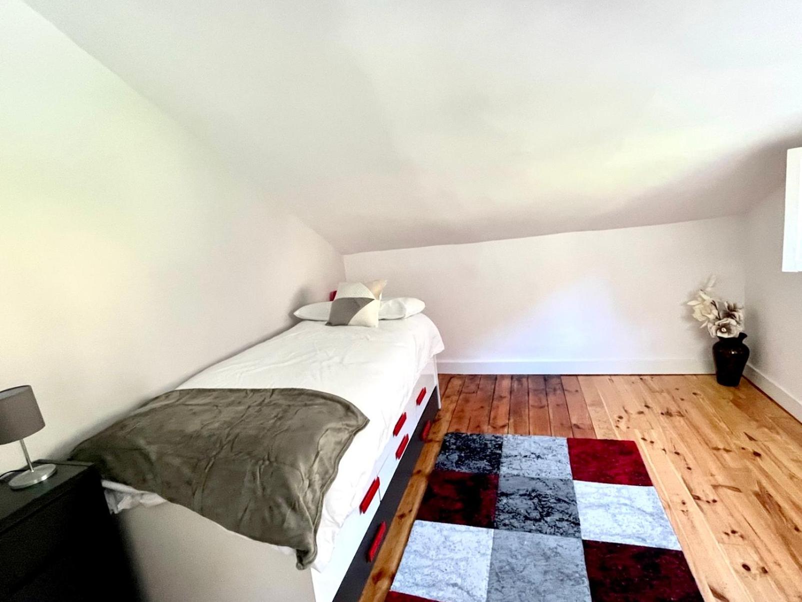 Casa Vizcaya, Casa rural para grupos de hasta 20 personas en Lanestosa, ideal para reuniones y celebraciones tranquilas