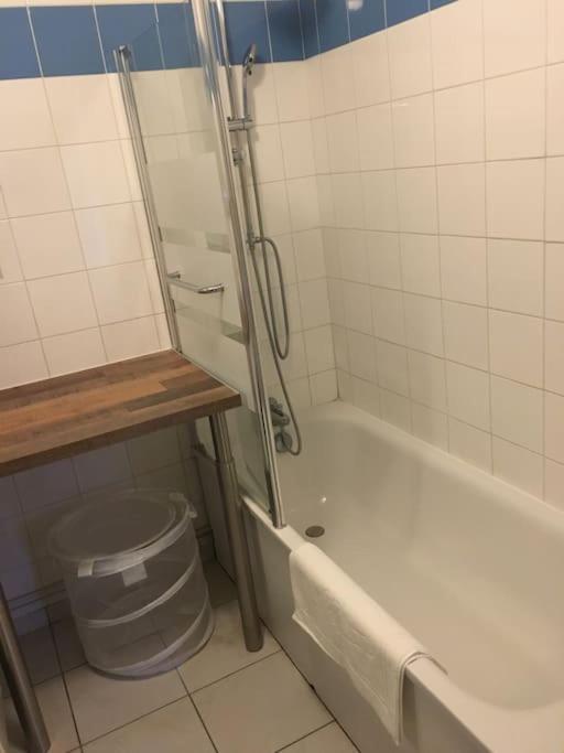 centre Pierrefonds superbe appartement + parking