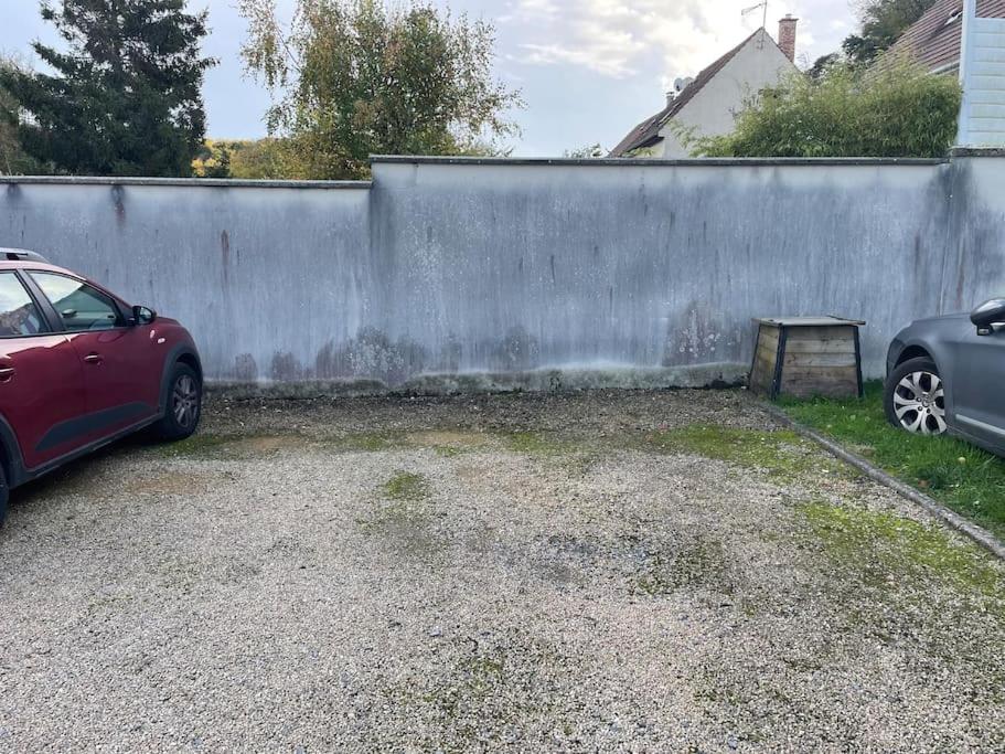 centre Pierrefonds superbe appartement + parking