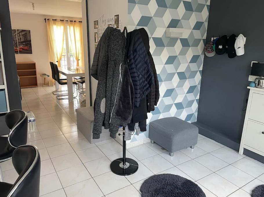 centre Pierrefonds superbe appartement + parking