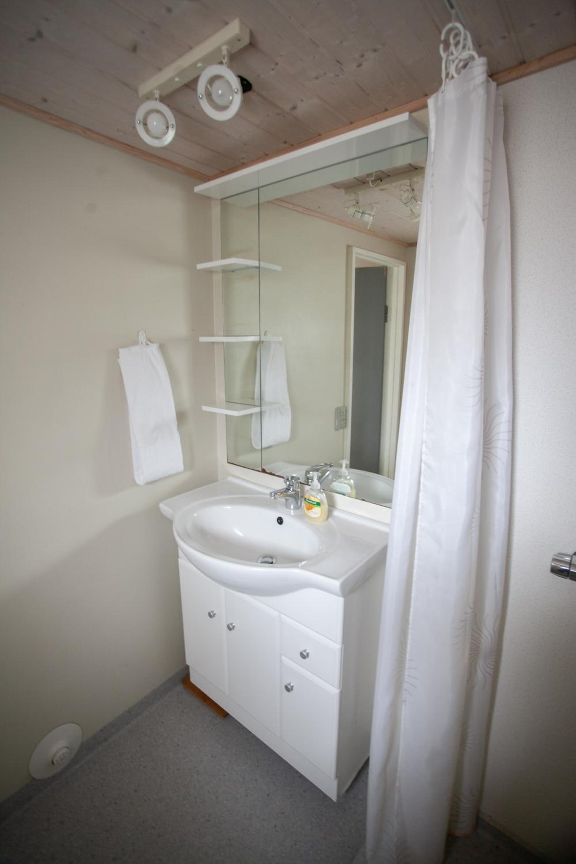 2BR Home with Sea Views and Parking - Tórshavn view 3