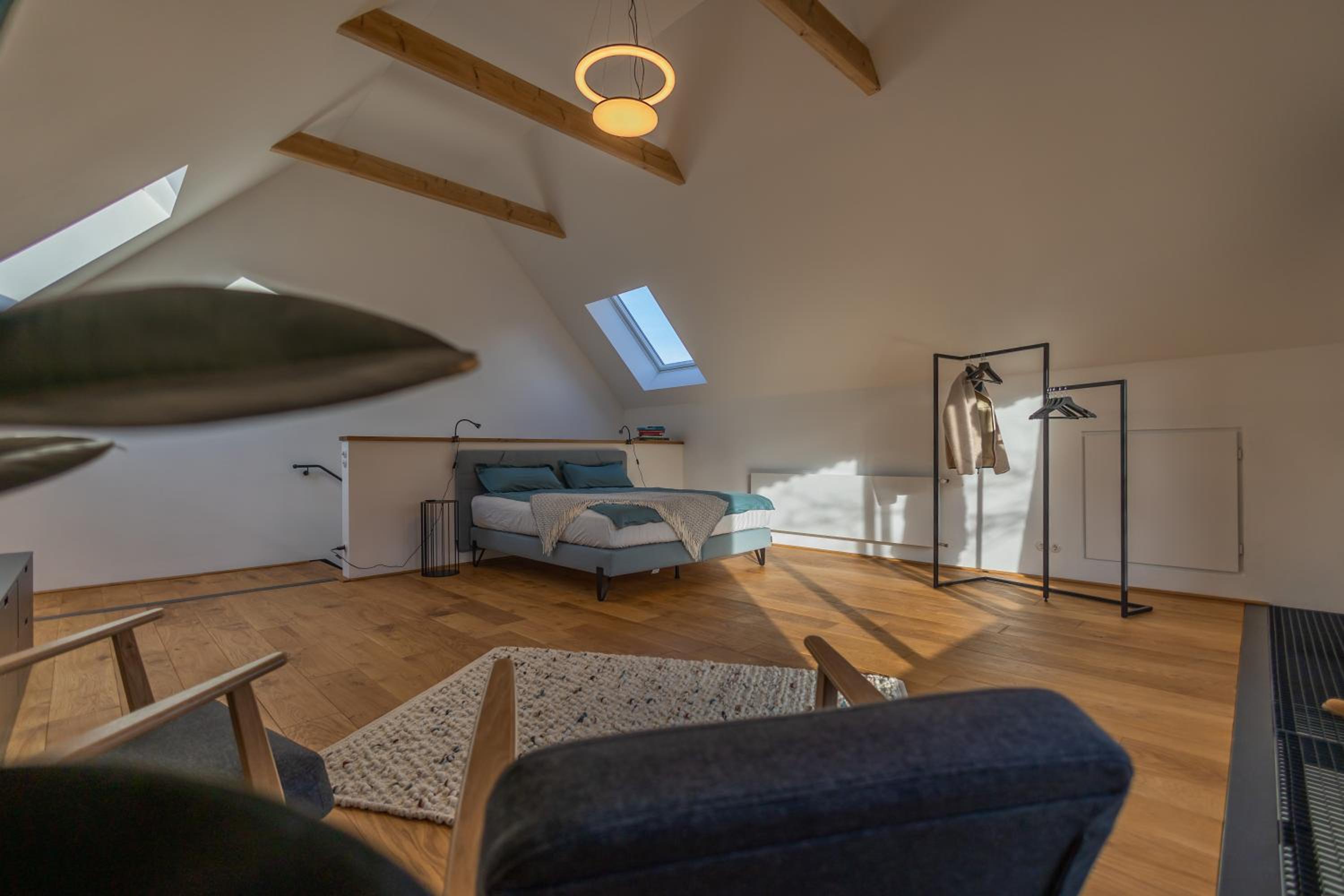 Modernes Ferien- und Messezimmer in idyllischer Lage