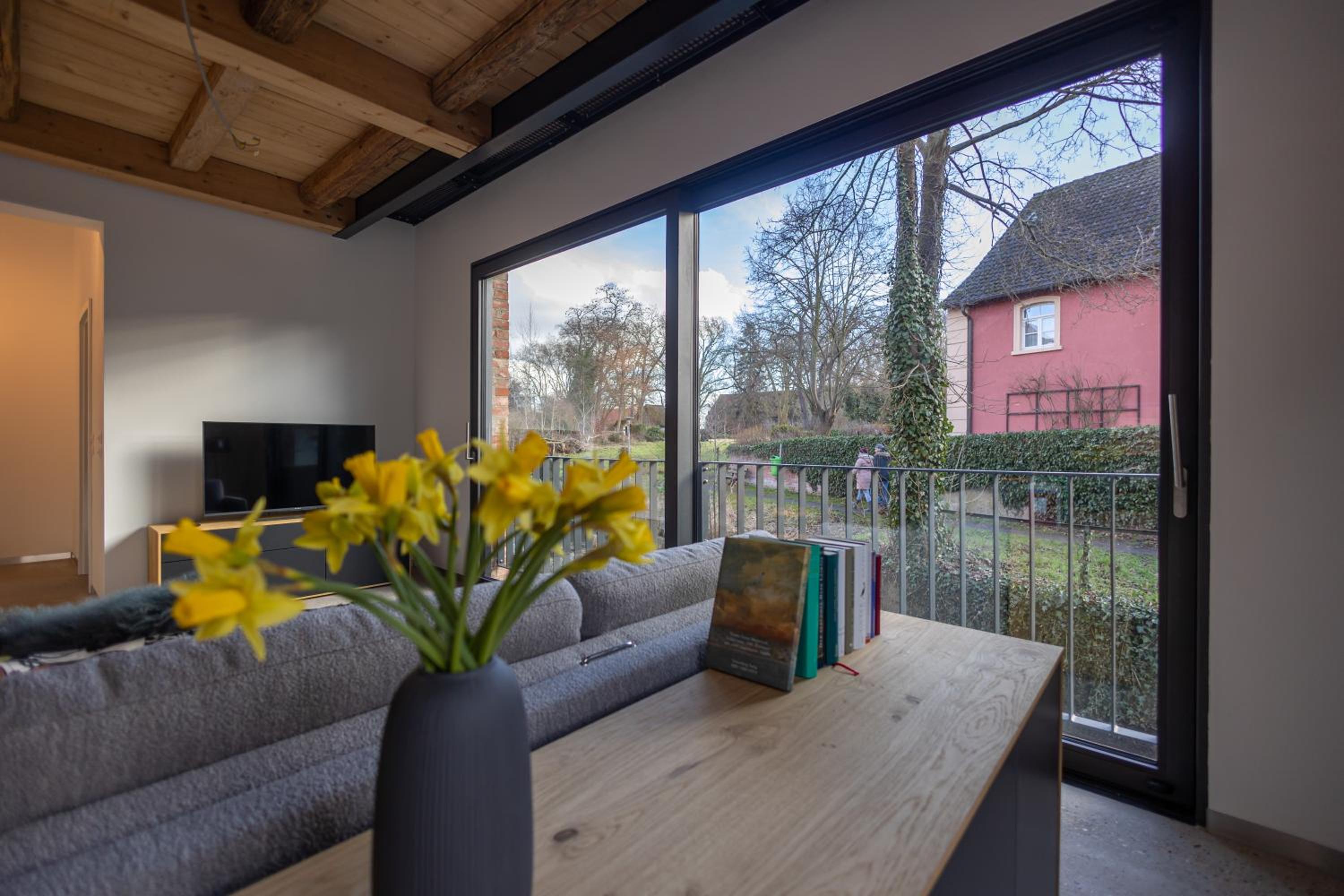 Modernes Ferien- und Messezimmer in idyllischer Lage