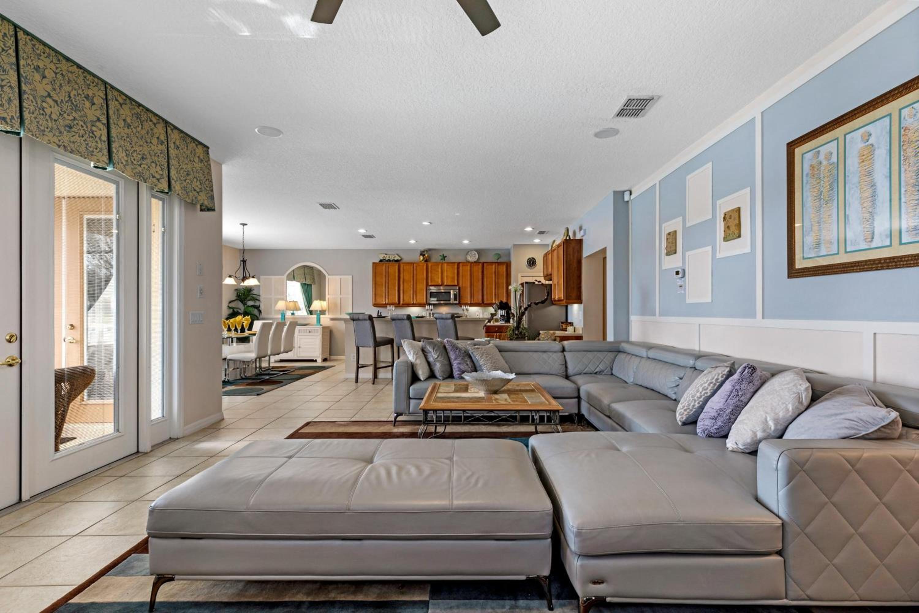 South Facing Pool with Spa and Lake View in Gated Resort of Bella Vida Nr Disney view 3