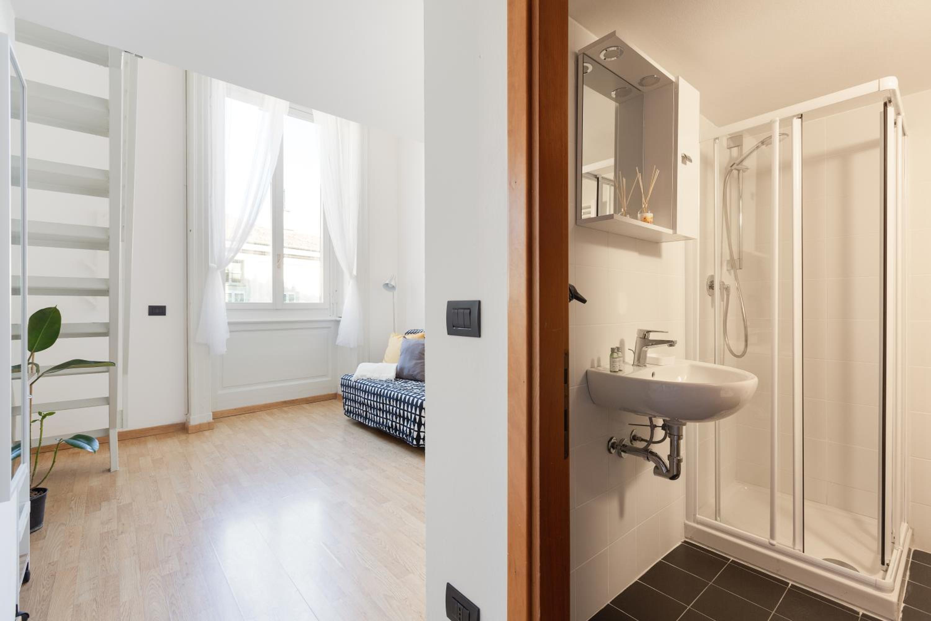 GuestHost - Central Studio APTS Milano-Corso Magenta