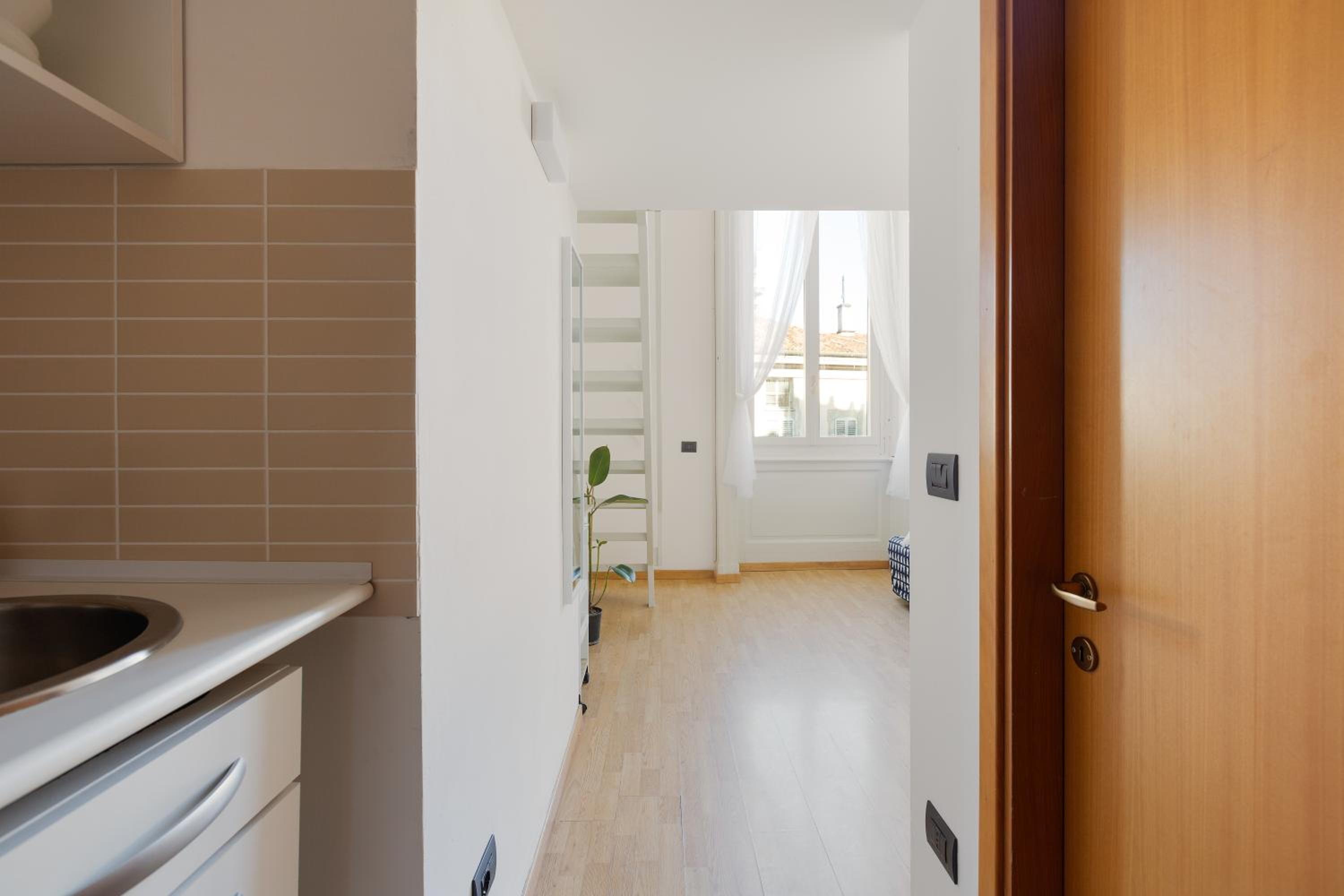 GuestHost - Central Studio APTS Milano-Corso Magenta