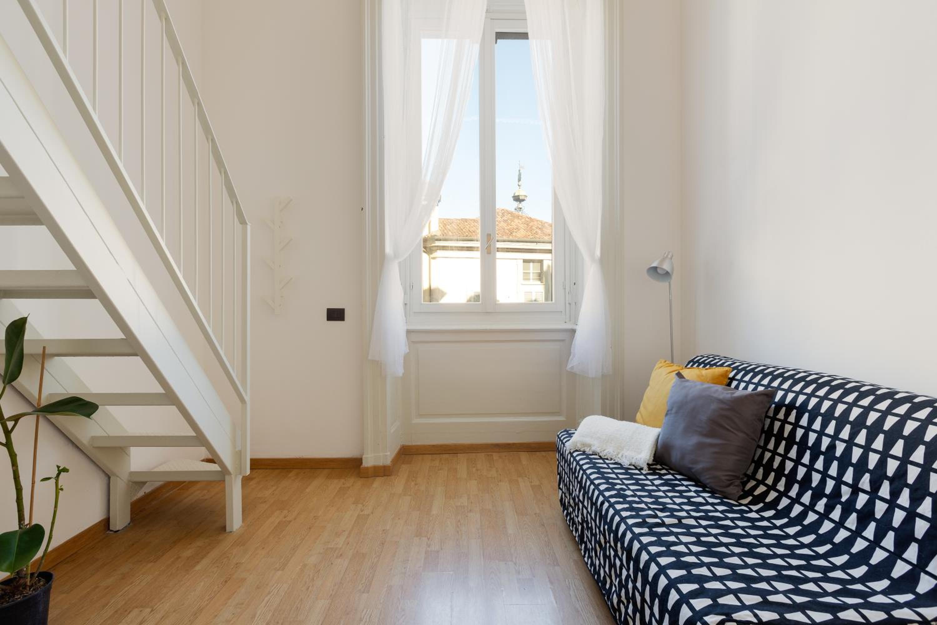 GuestHost - Central Studio APTS Milano-Corso Magenta