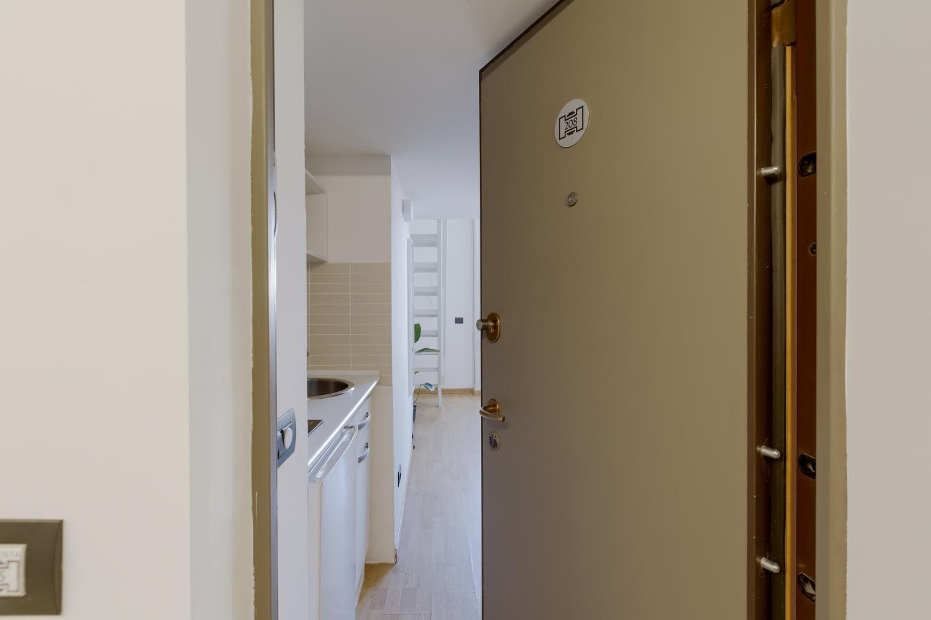 GuestHost - Central Studio APTS Milano-Corso Magenta