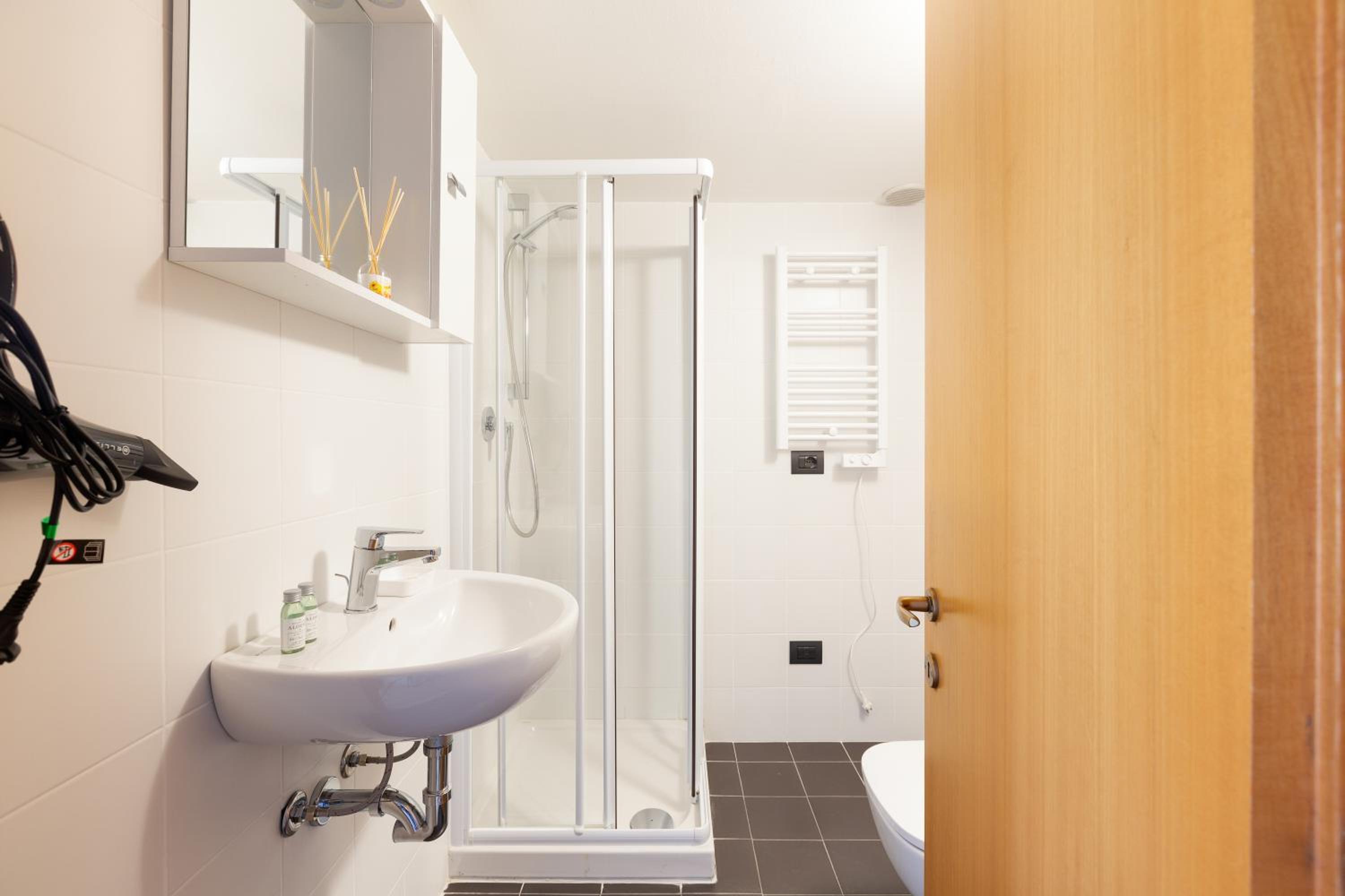 GuestHost - Central Studio APTS Milano-Corso Magenta