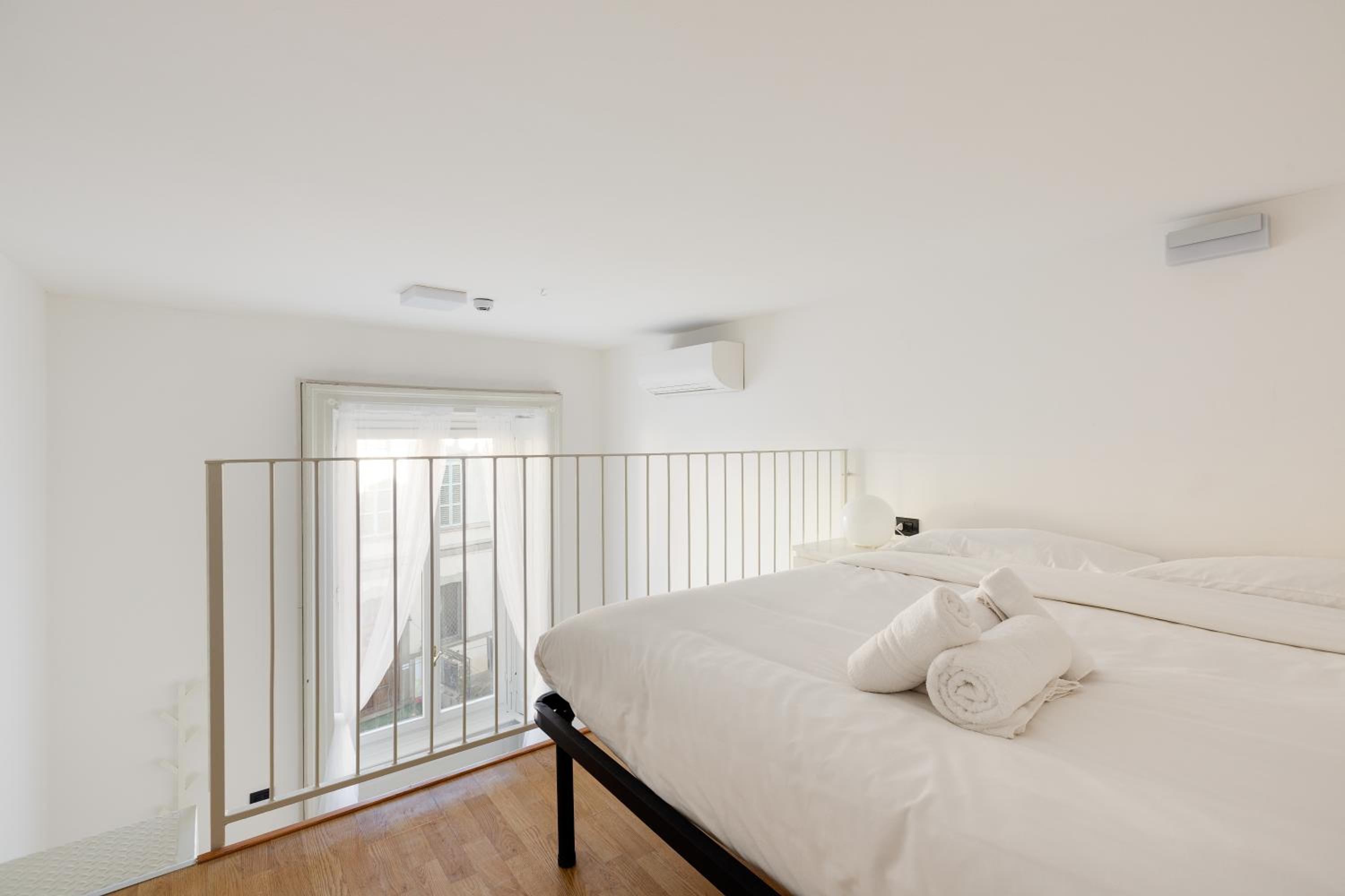 GuestHost - Central Studio APTS Milano-Corso Magenta