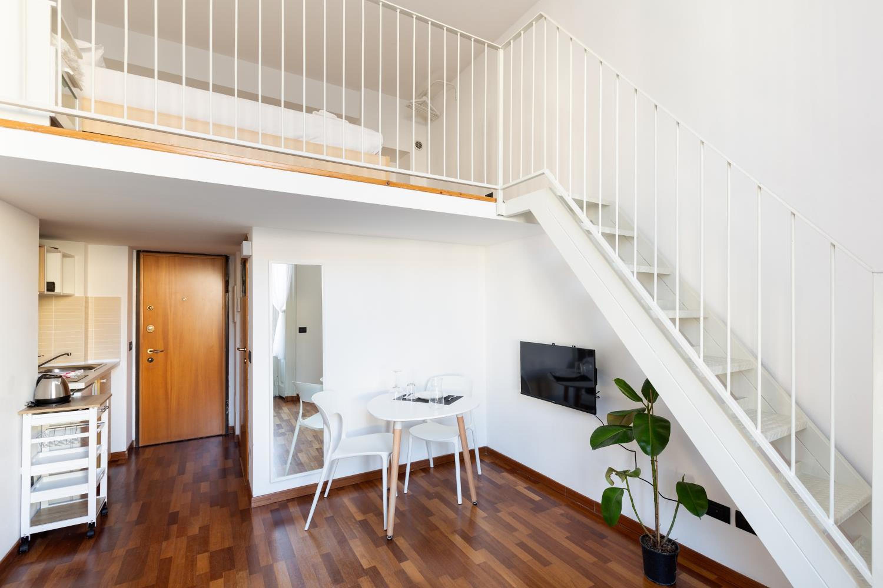 GuestHost - Central Studio APTS Milano-Corso Magenta
