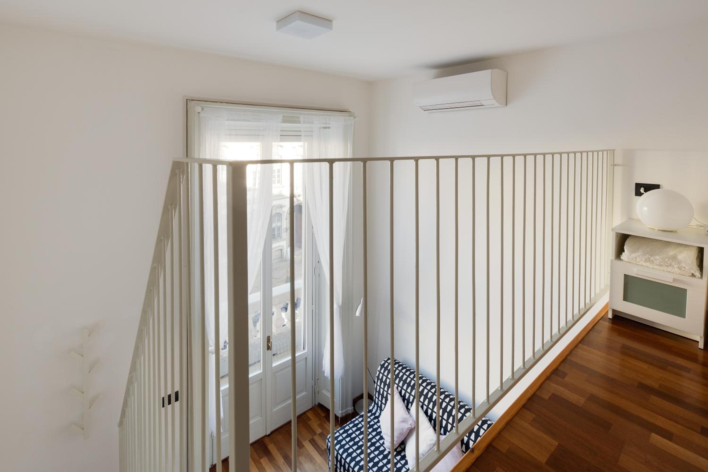 GuestHost - Central Studio APTS Milano-Corso Magenta