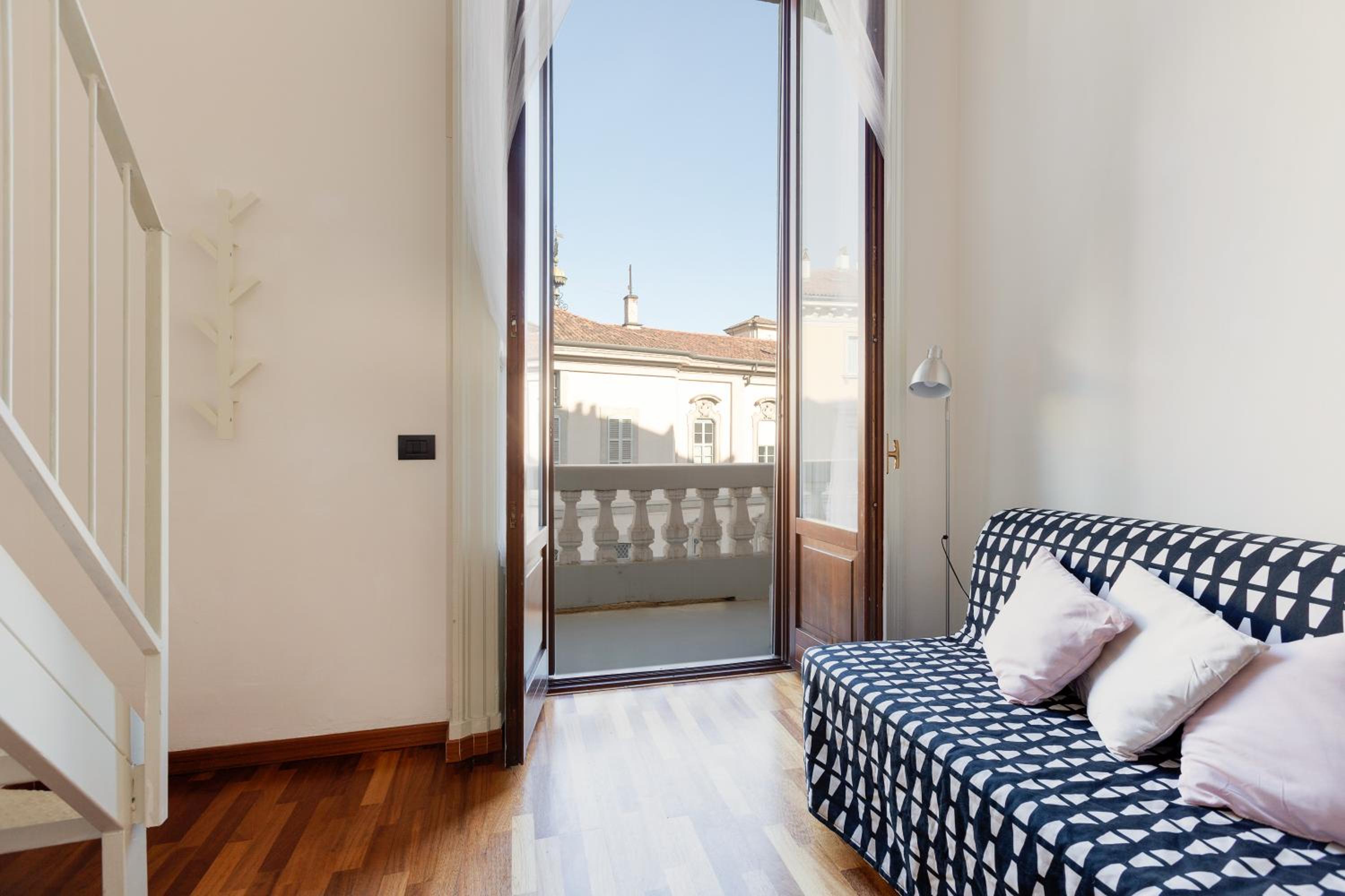 GuestHost - Central Studio APTS Milano-Corso Magenta