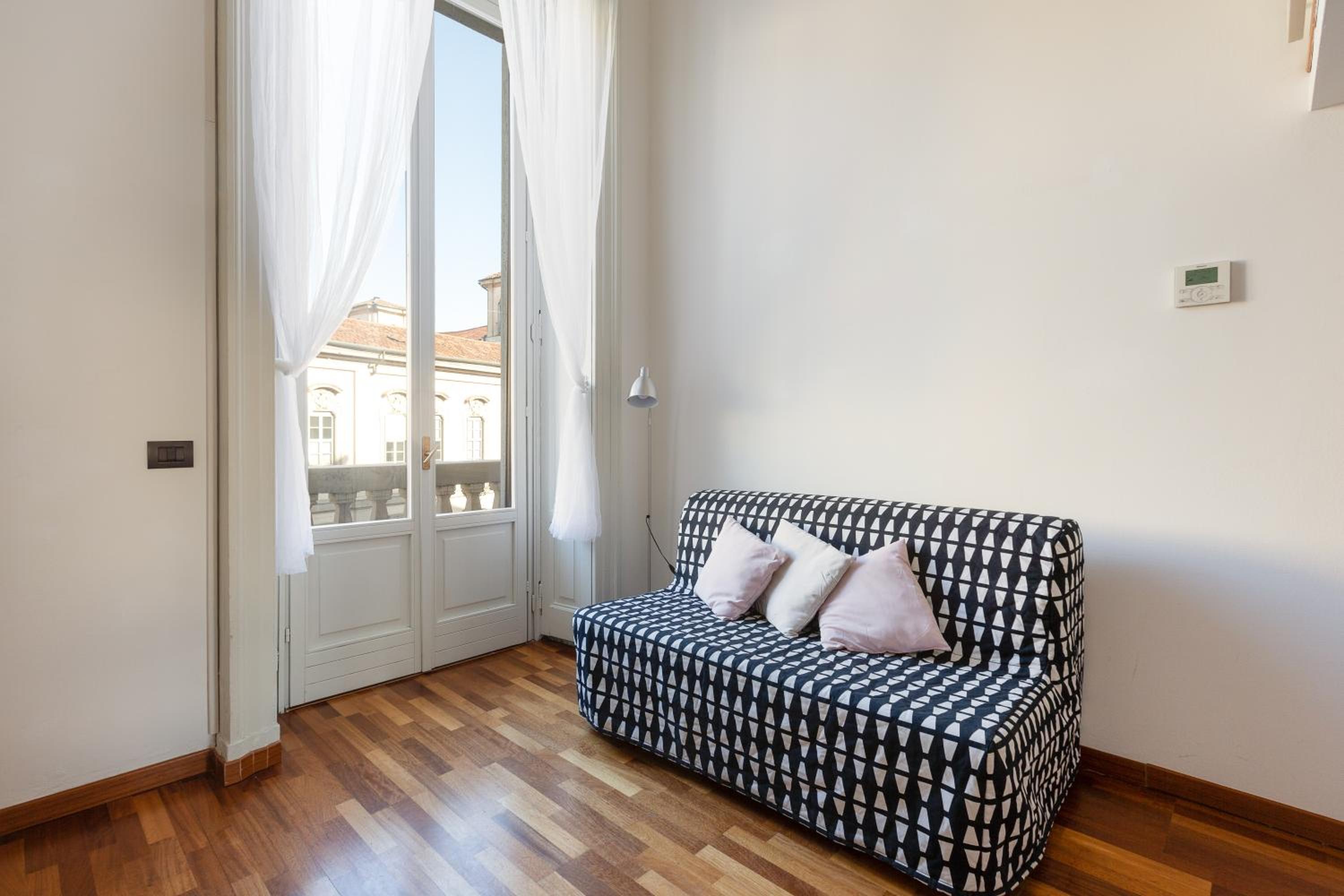 GuestHost - Central Studio APTS Milano-Corso Magenta