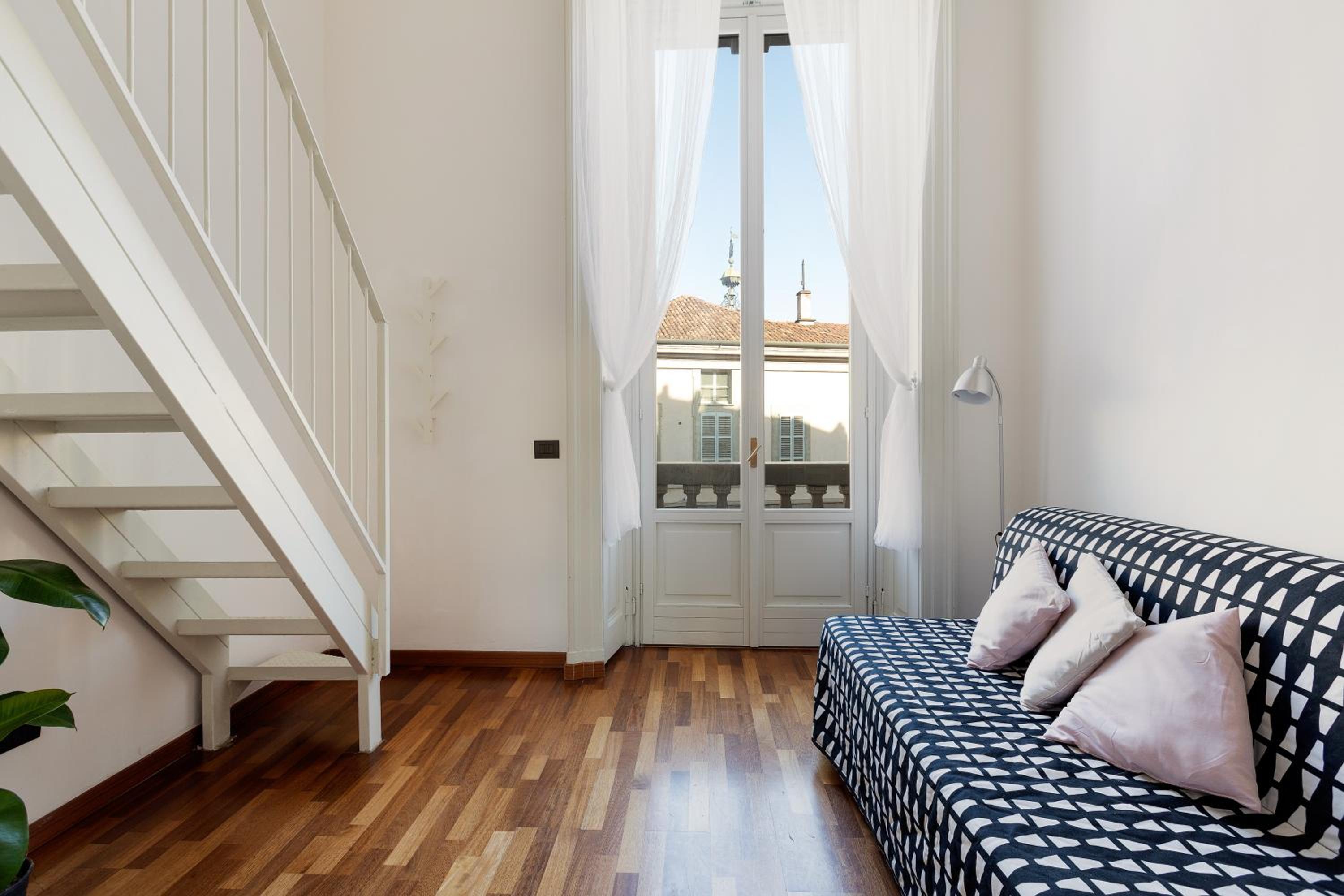 GuestHost - Central Studio APTS Milano-Corso Magenta