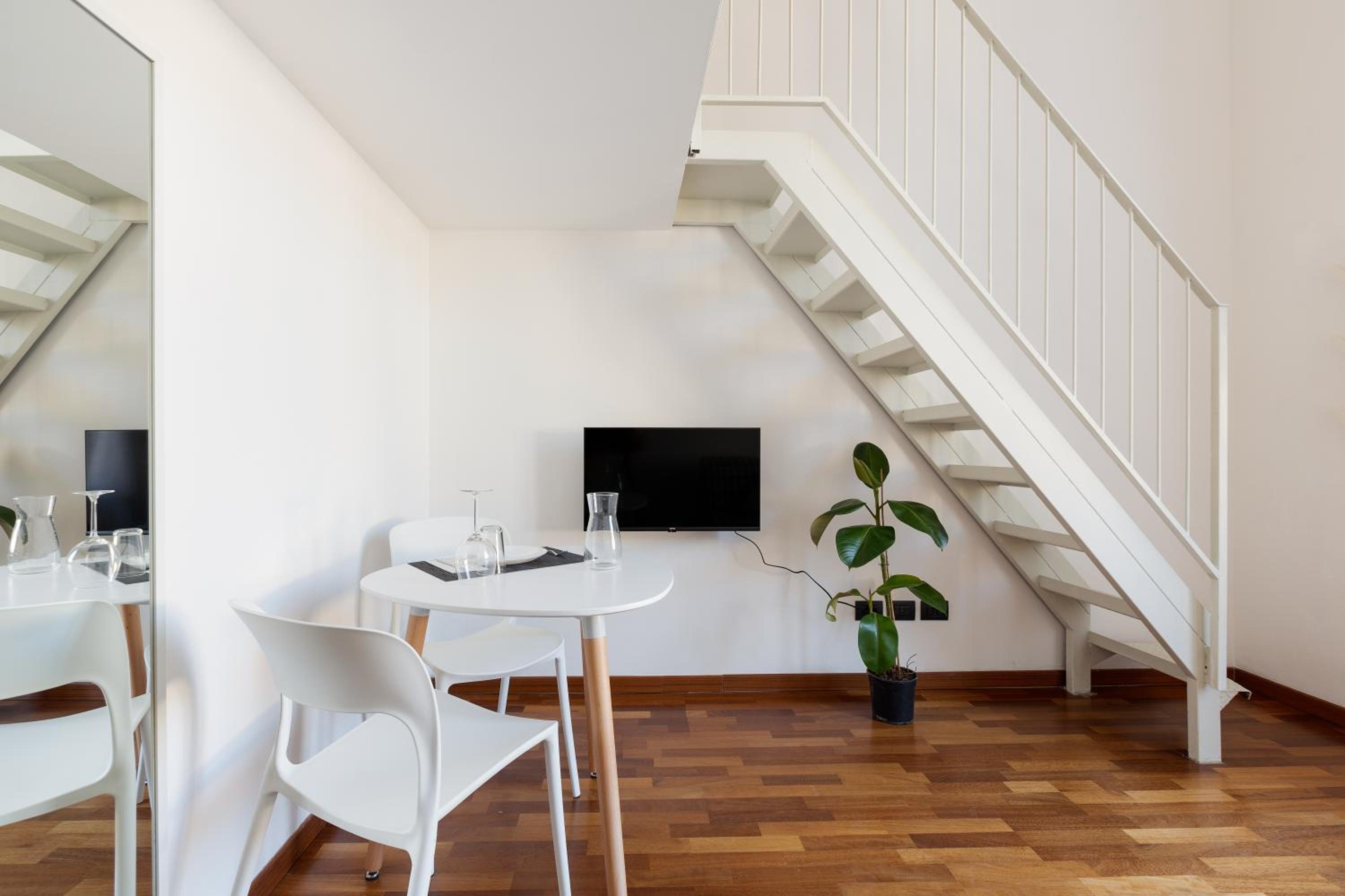 GuestHost - Central Studio APTS Milano-Corso Magenta