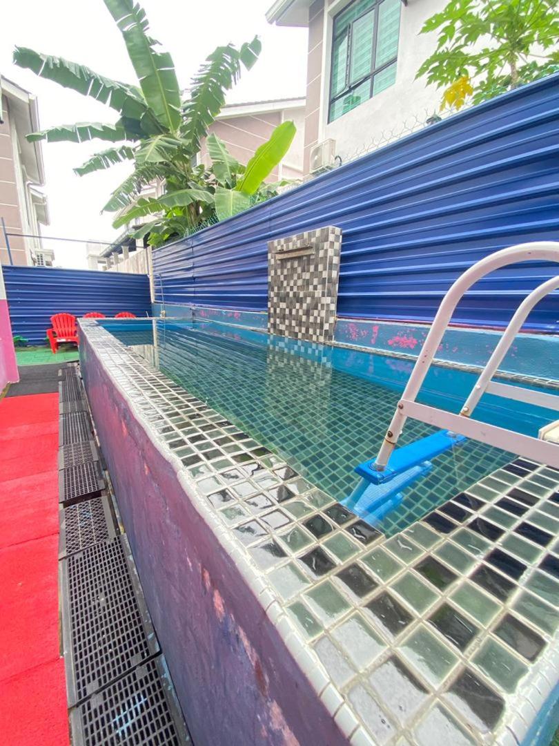 5Room Home2stay Hayyan Muslim Pool photo 1
